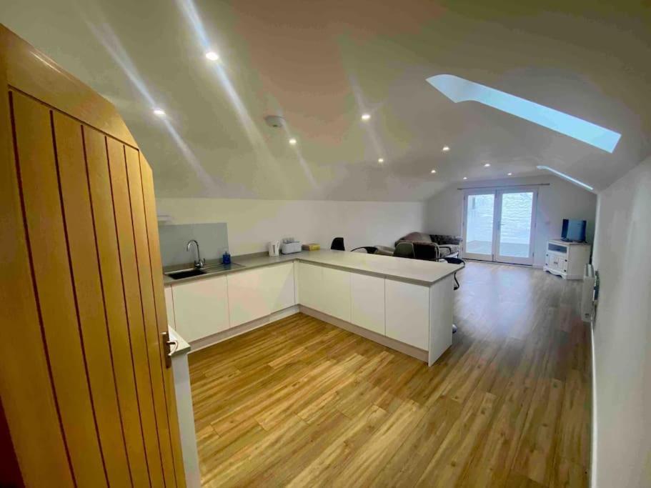 Truro City Escape Экстерьер фото